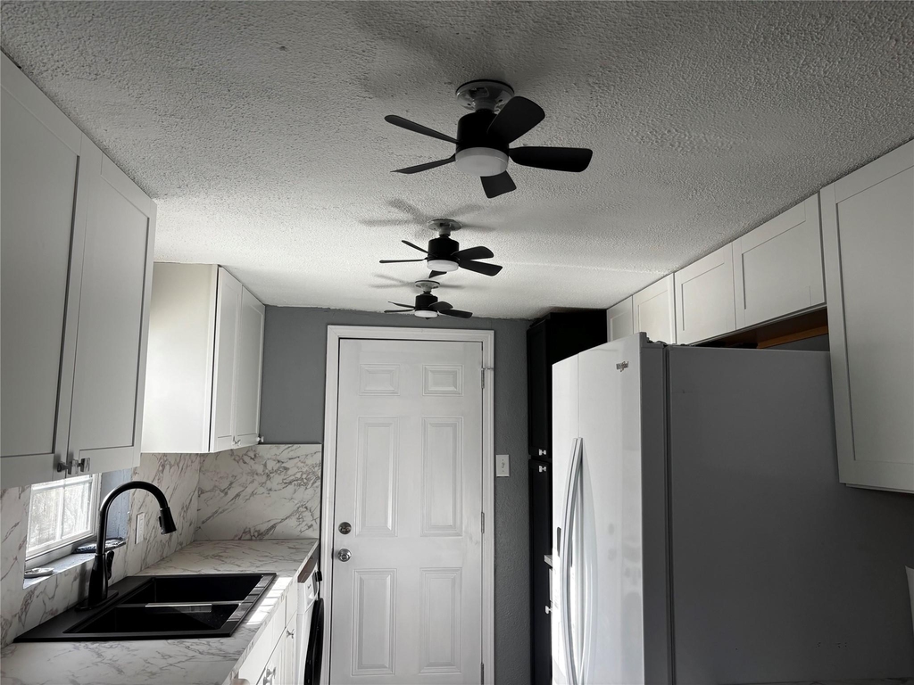 100 Ross Street - Photo 8