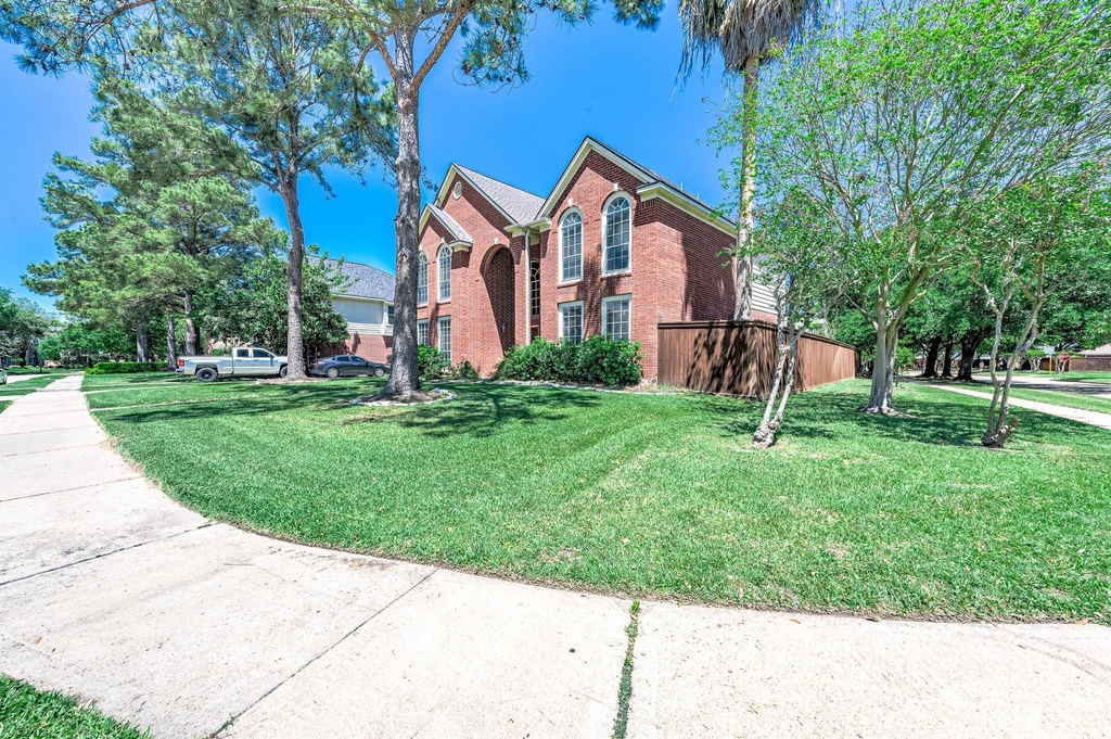 7902 Feather Springs - Photo 2