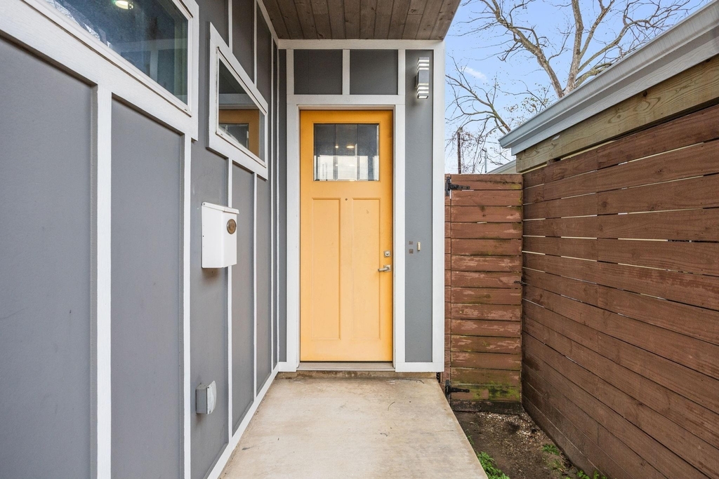 317 E 35th Street - Photo 23