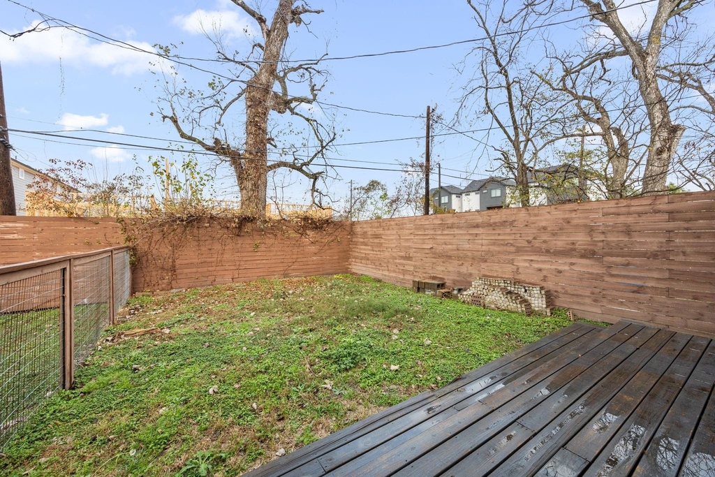 317 E 35th Street - Photo 20