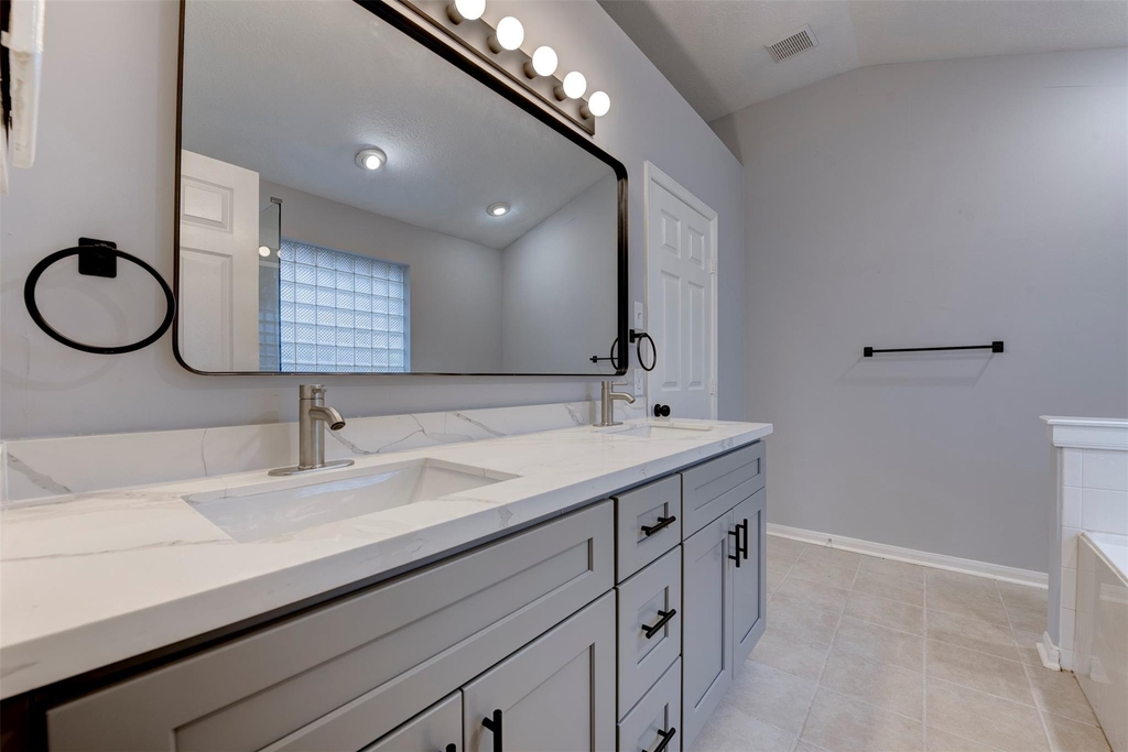 9026 Eaglecove Drive - Photo 23