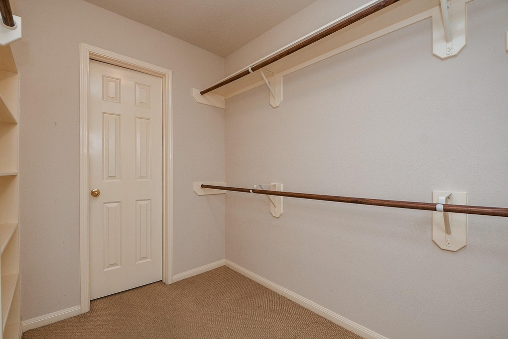 7218 Fox Hall Lane - Photo 17