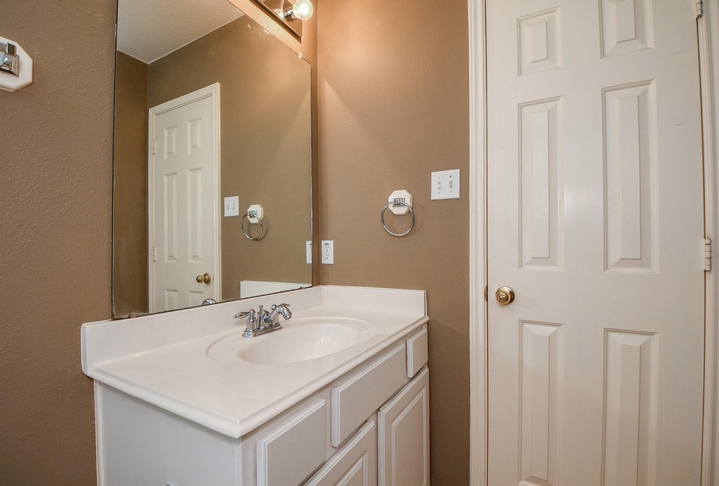 7218 Fox Hall Lane - Photo 5