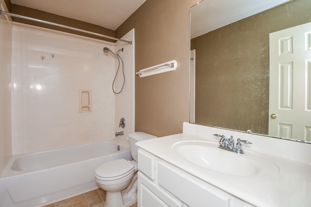 7218 Fox Hall Lane - Photo 3