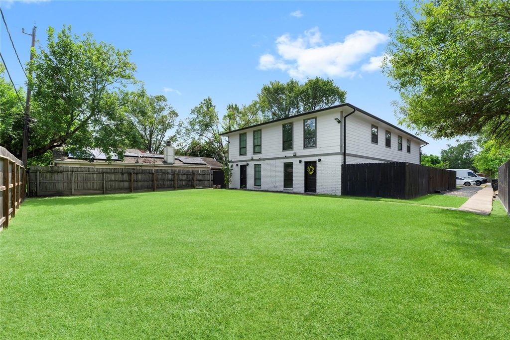 9130 Vogue Lane - Photo 2