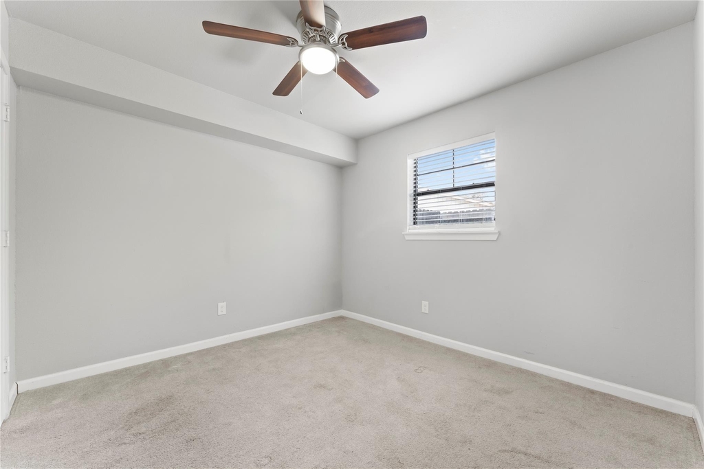 9130 Vogue Lane - Photo 16
