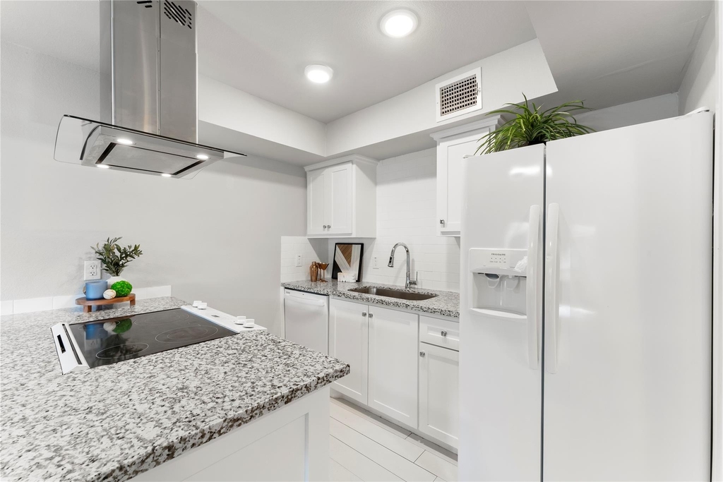 9130 Vogue Lane - Photo 11