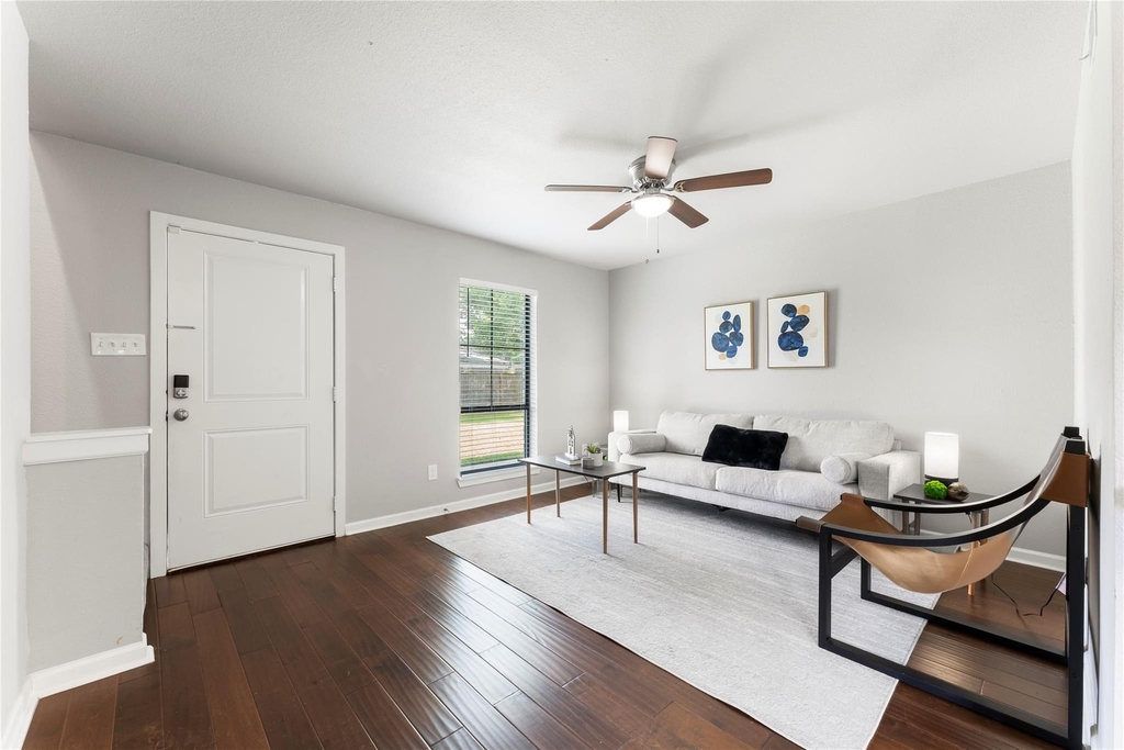 9130 Vogue Lane - Photo 4