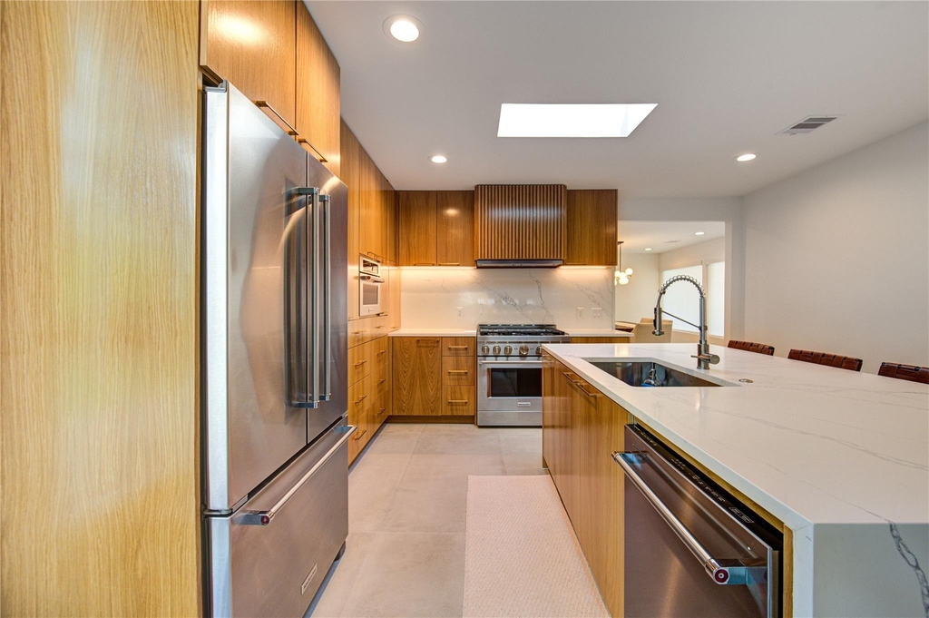 303 Isolde Drive - Photo 9