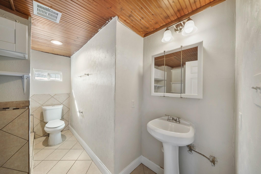 10001 Lucore Street - Photo 7