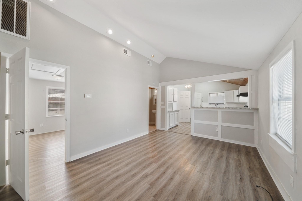 10001 Lucore Street - Photo 5