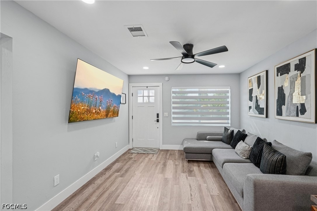 92 Oak Street - Photo 2