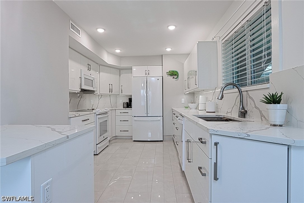 2500 Gulf Shore Boulevard N - Photo 7