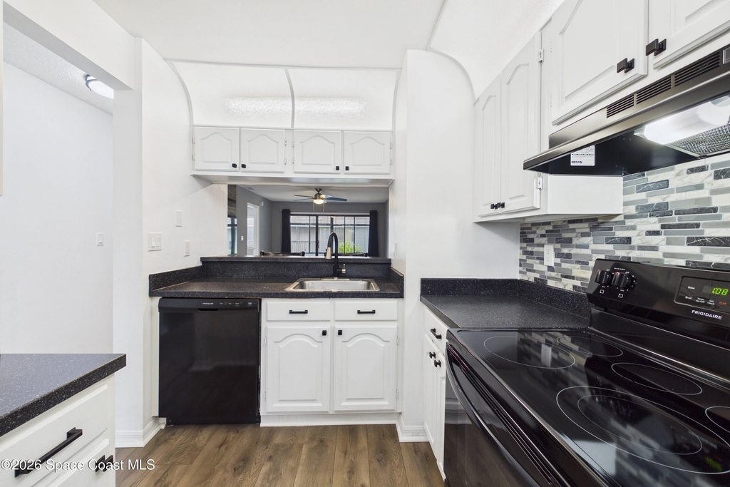 1735 Harrison Street - Photo 12