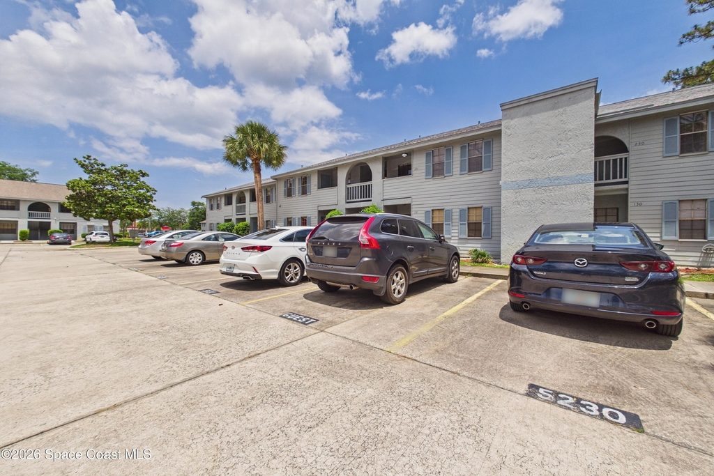 1735 Harrison Street - Photo 2