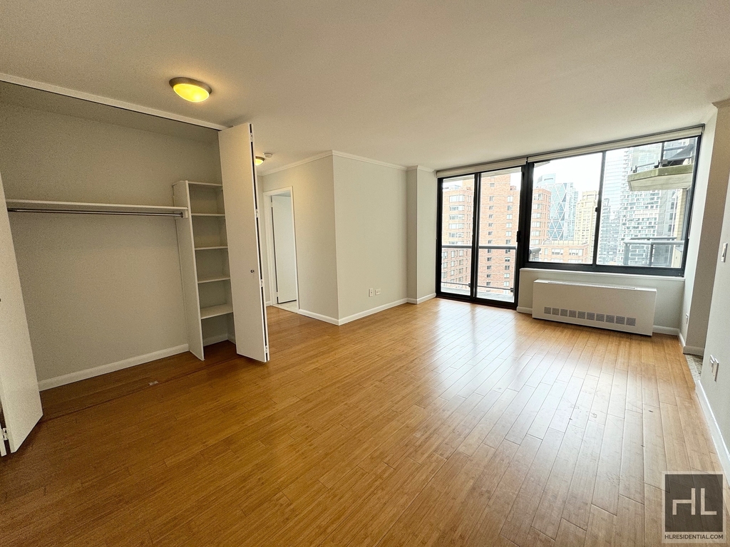 West 48th Street - Photo 4