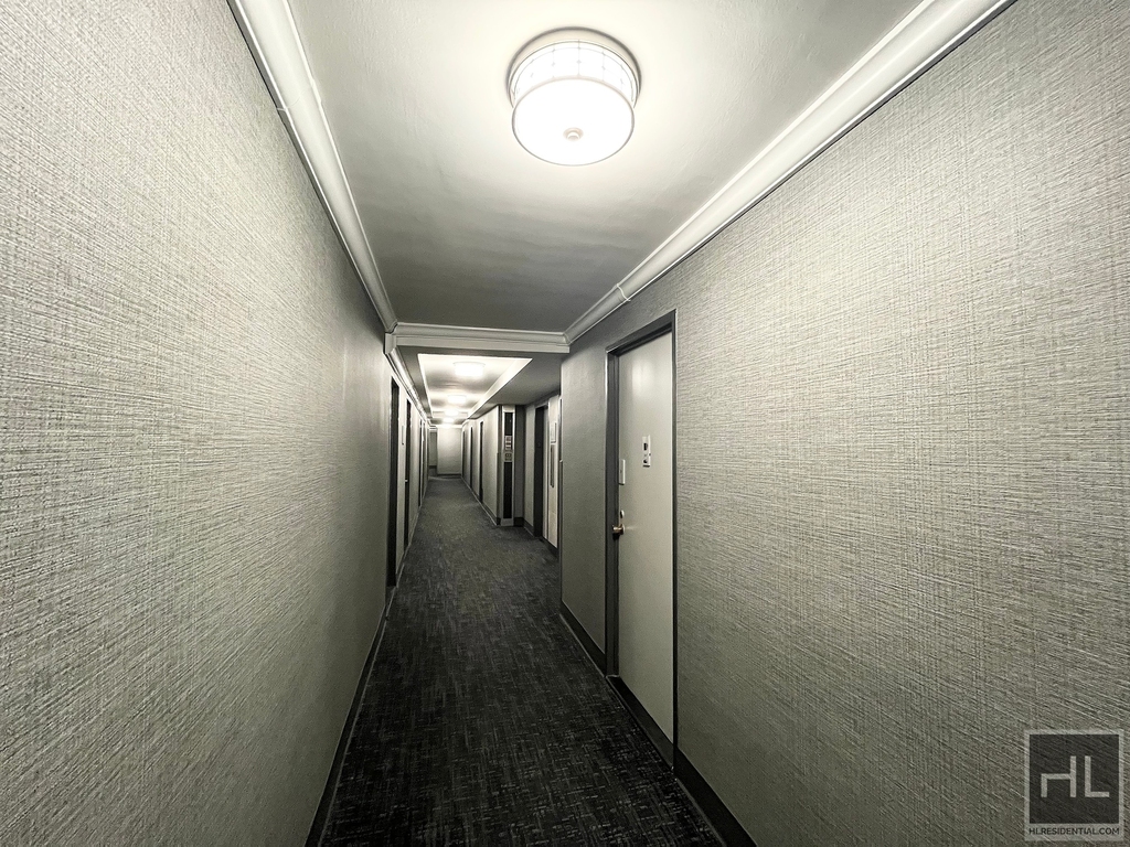 East 56 Street - Photo 16