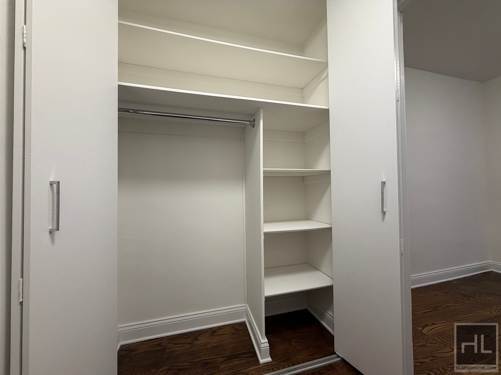 East 56 Street - Photo 12