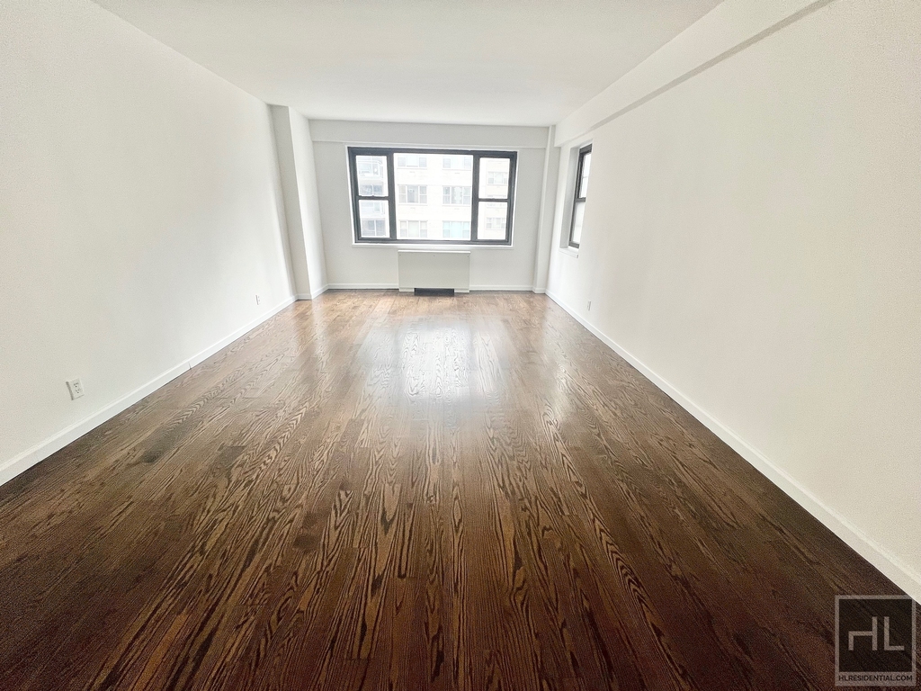 East 56 Street - Photo 6
