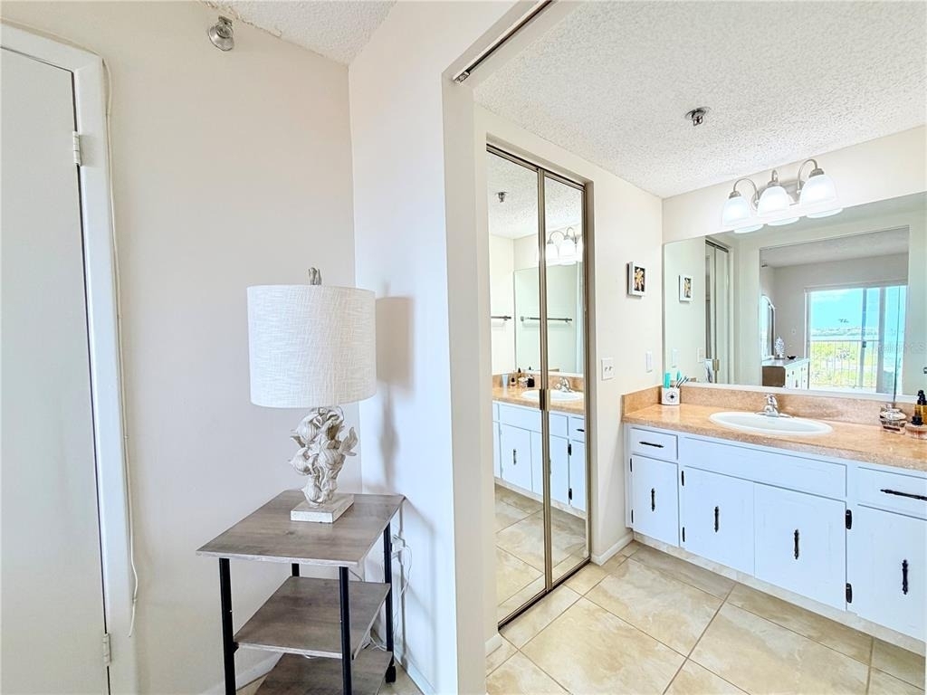 7430 Sunshine Skyway Lane S - Photo 17