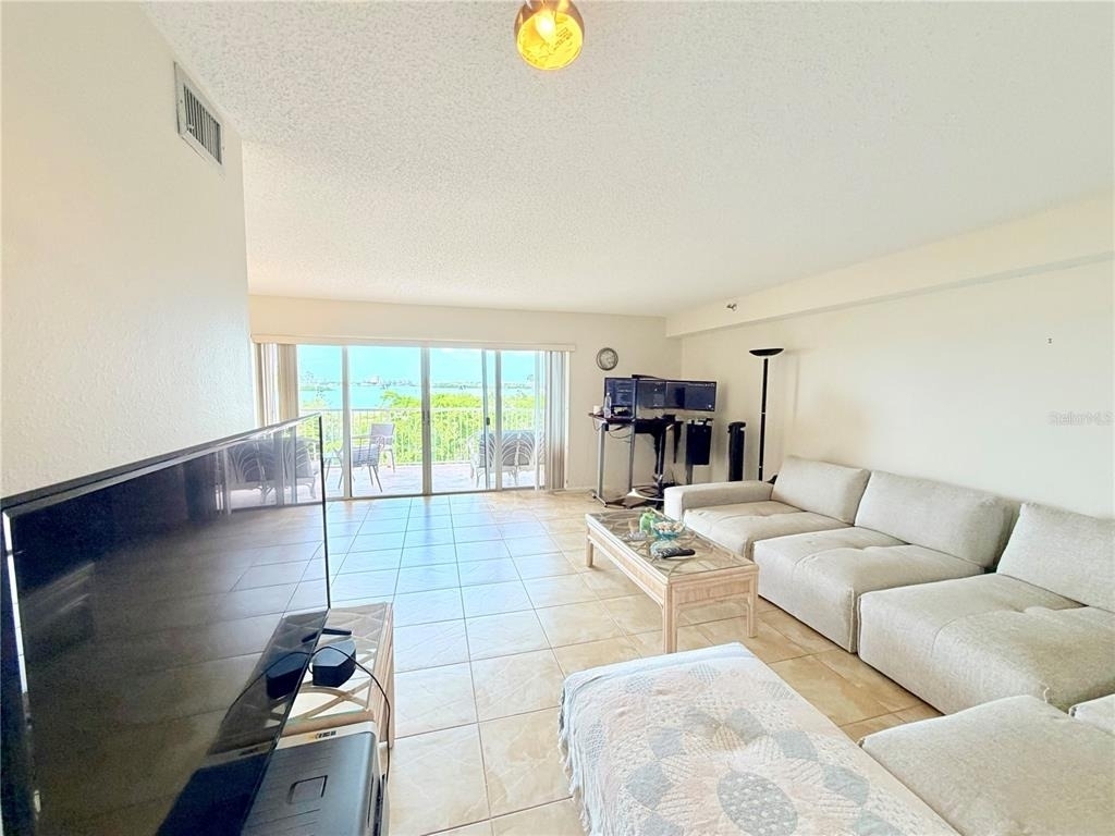 7430 Sunshine Skyway Lane S - Photo 14