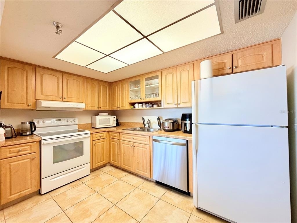 7430 Sunshine Skyway Lane S - Photo 8