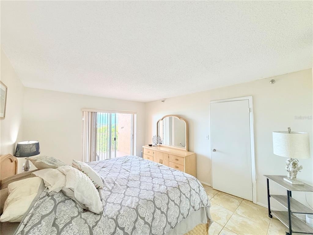7430 Sunshine Skyway Lane S - Photo 16