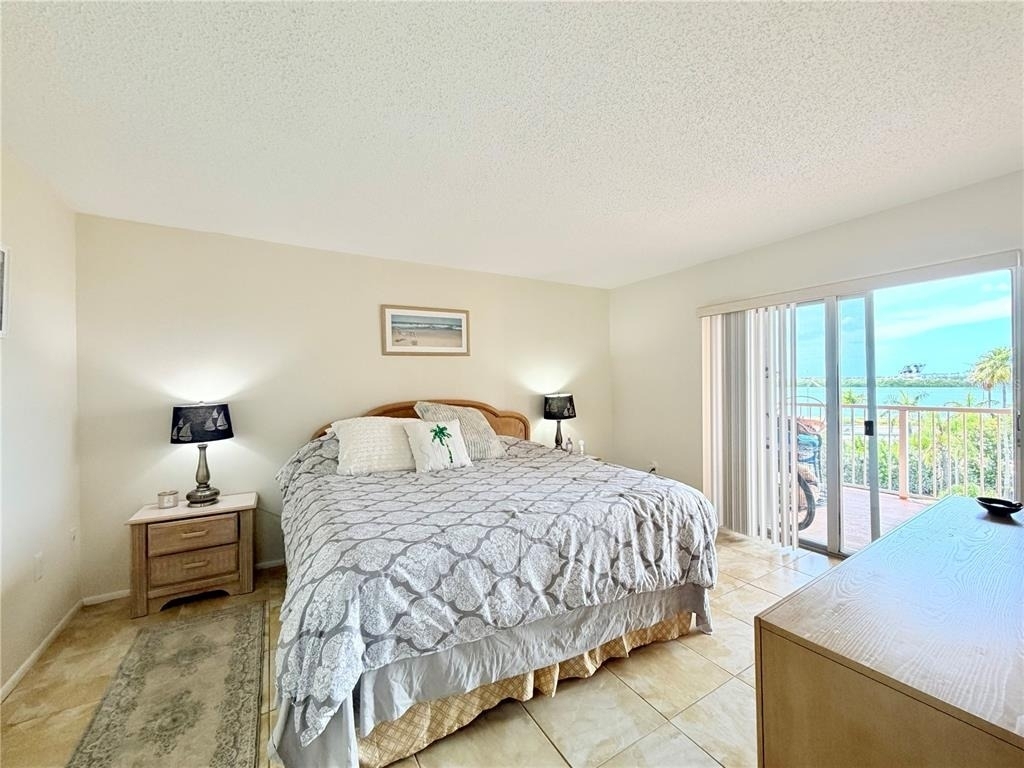7430 Sunshine Skyway Lane S - Photo 22