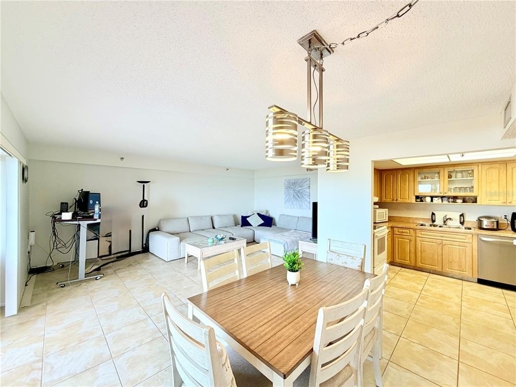 7430 Sunshine Skyway Lane S - Photo 13