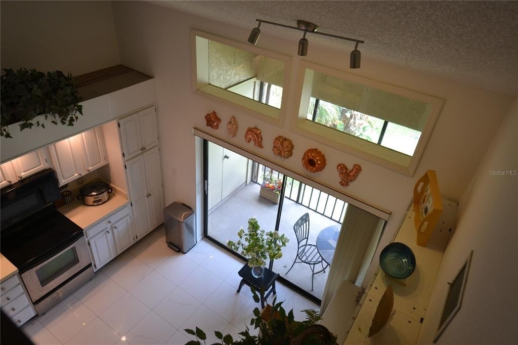 112 Lindsay Lane - Photo 3