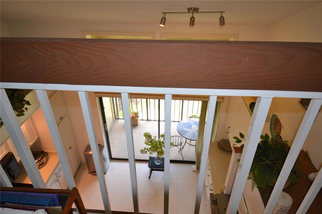 112 Lindsay Lane - Photo 2