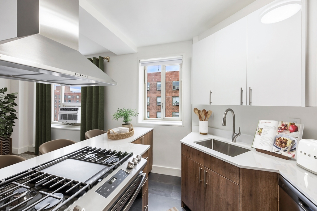  East 14th Street - Photo 4