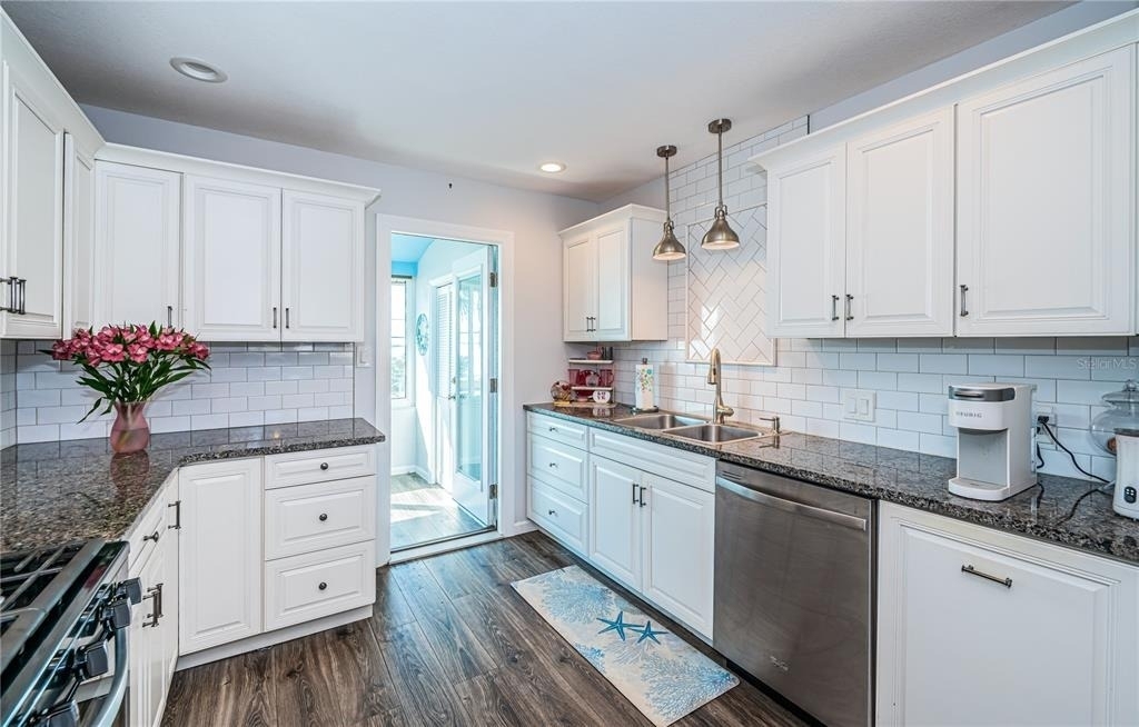 2 Causeway Boulevard - Photo 13