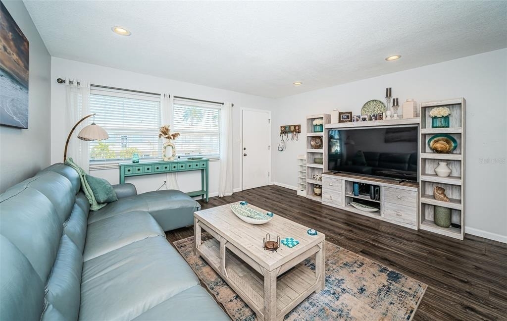 2 Causeway Boulevard - Photo 9