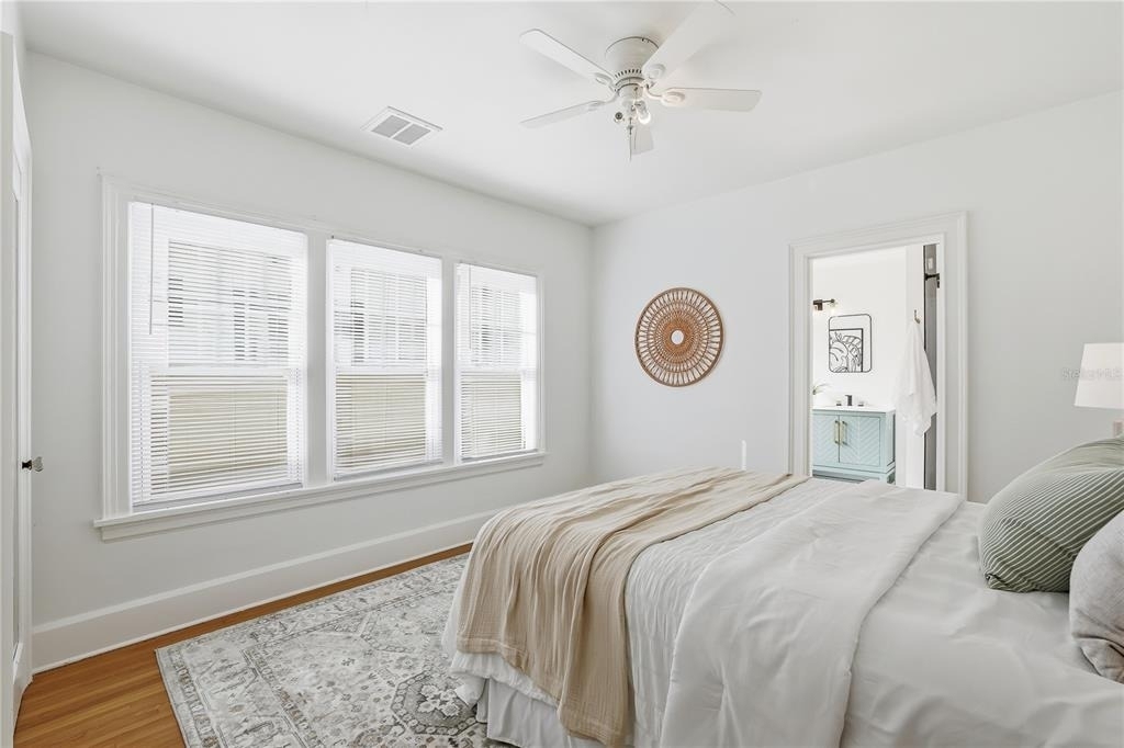 918 45th Street N - Photo 18