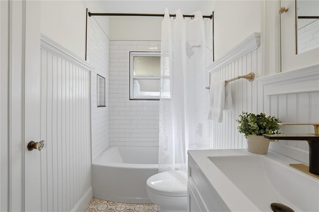 918 45th Street N - Photo 23