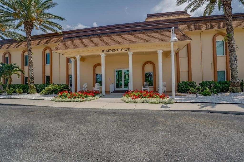 5020 Brittany Drive S - Photo 32
