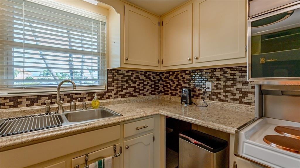 5020 Brittany Drive S - Photo 15