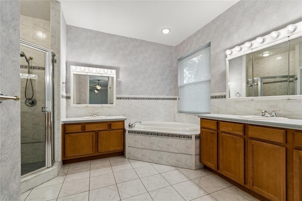 2204 Elizabeth Way - Photo 5