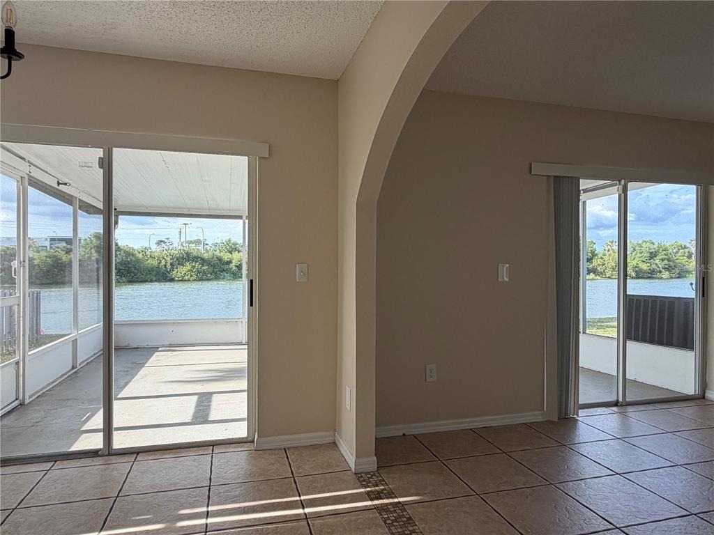 758 Burlwood Street - Photo 22