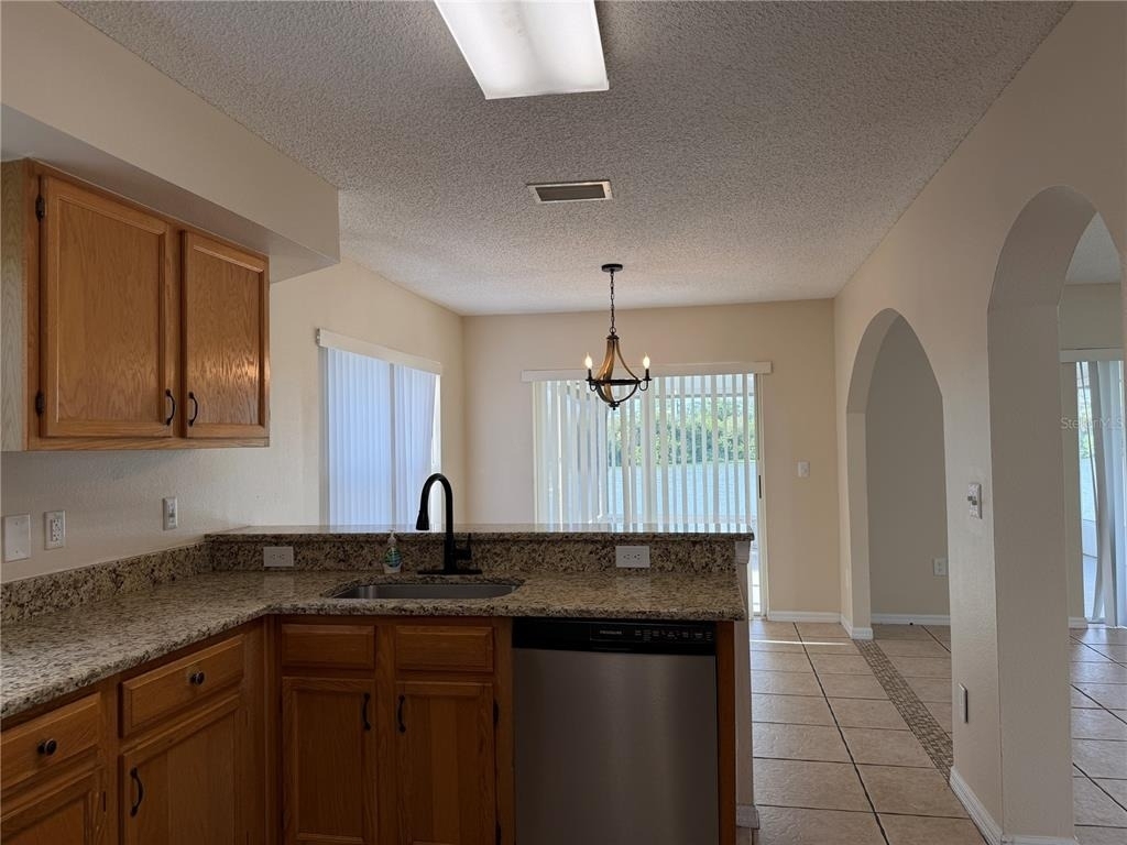 758 Burlwood Street - Photo 4