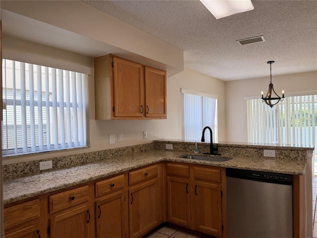 758 Burlwood Street - Photo 5