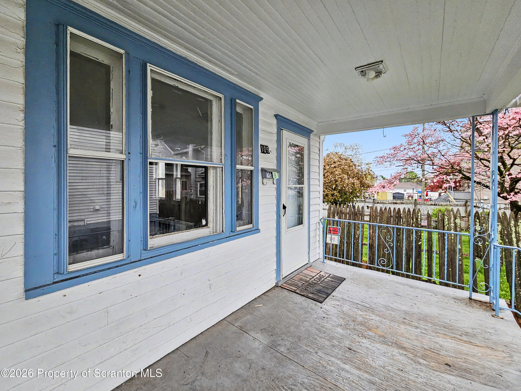 109 1/2 Penn Street - Photo 1