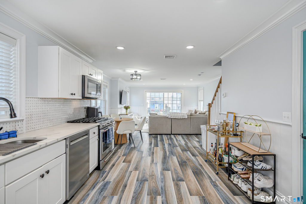 1140 Fairfield Beach Road - Photo 2