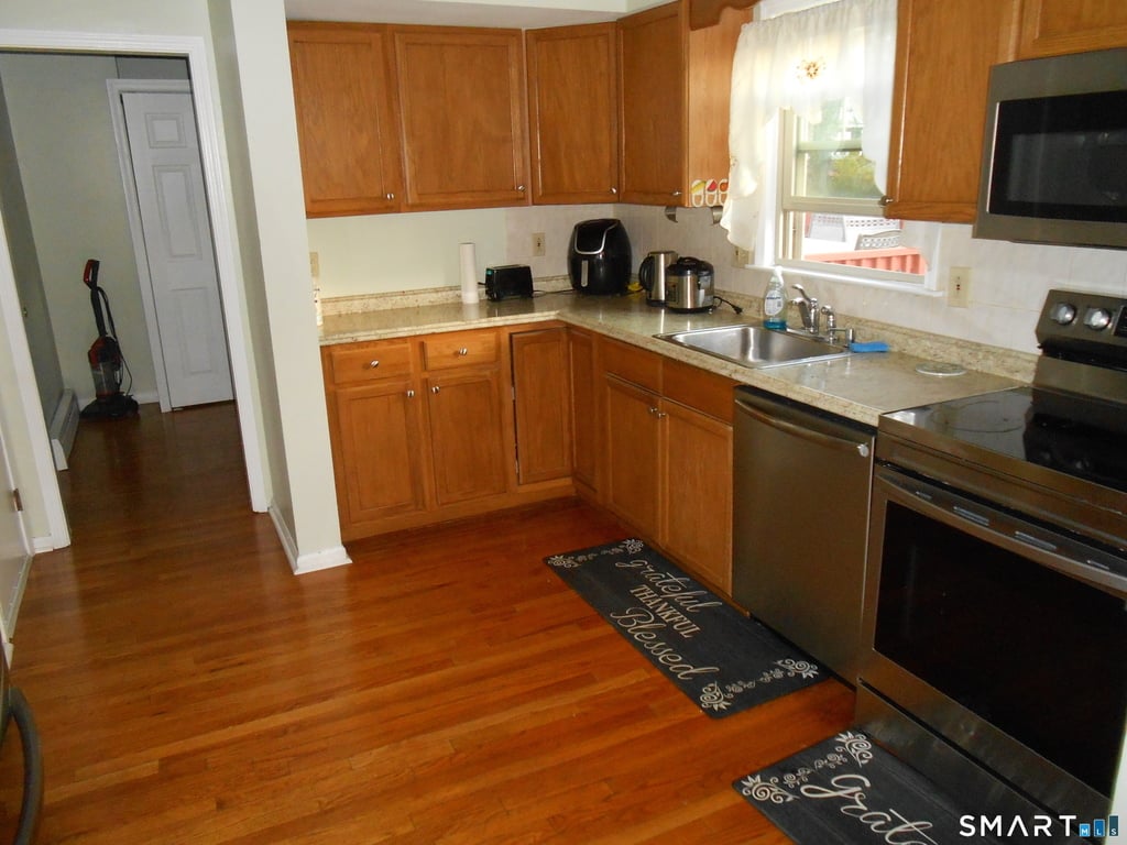 131 Infield Street - Photo 2