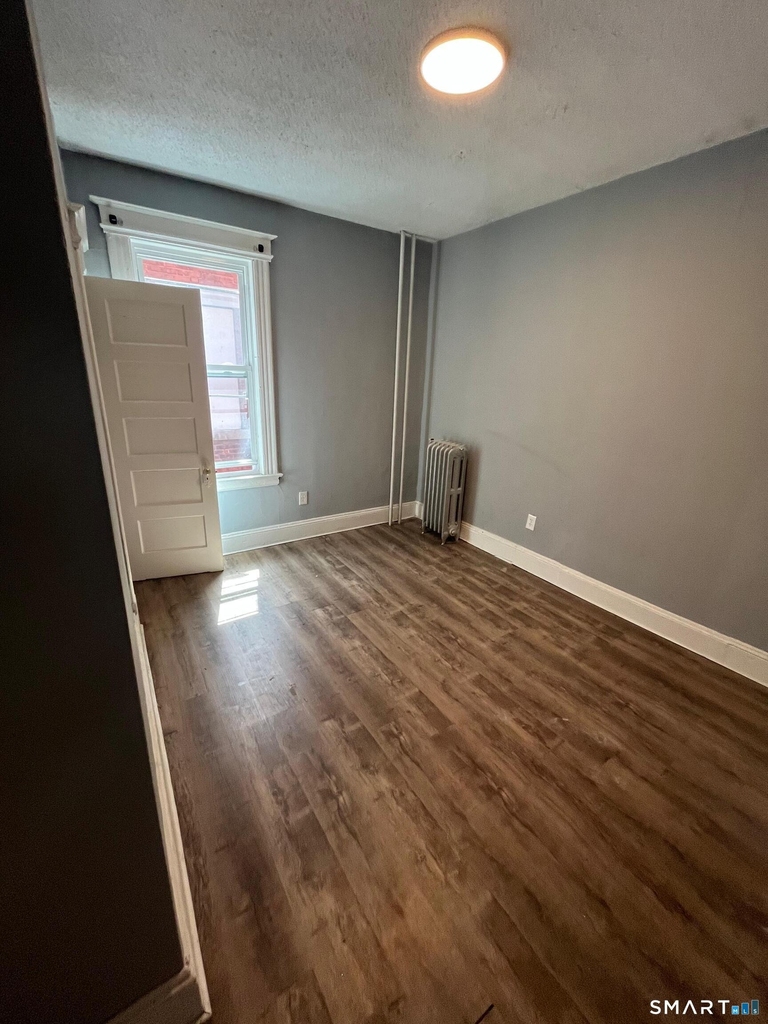 267 Wethersfield Avenue - Photo 2