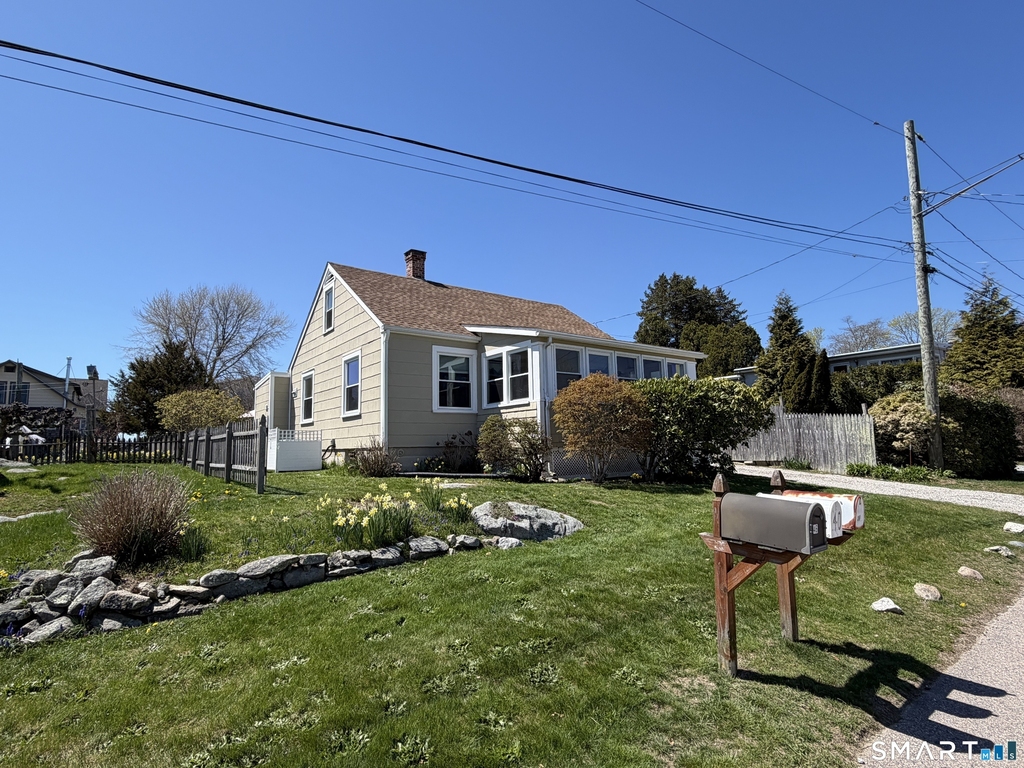 40 Ashworth Avenue - Photo 1