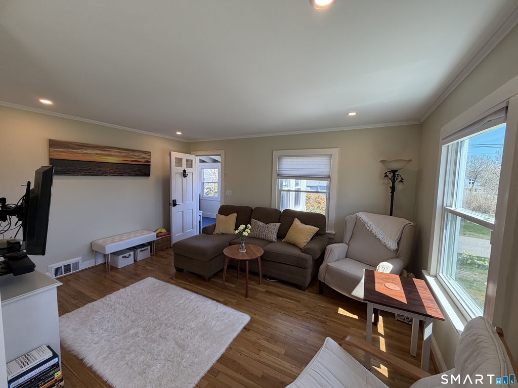 40 Ashworth Avenue - Photo 3