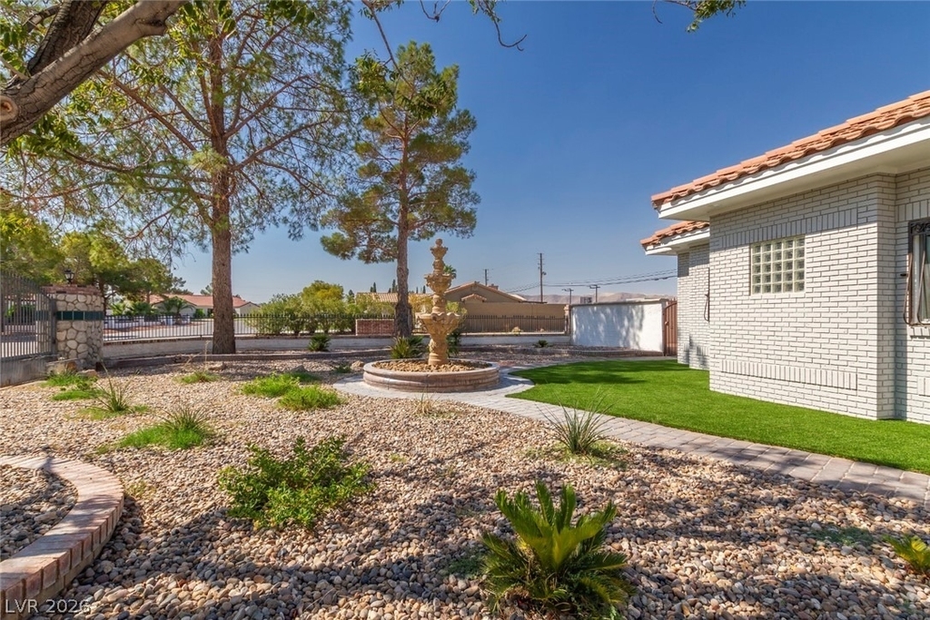 60 E Levi Avenue - Photo 3