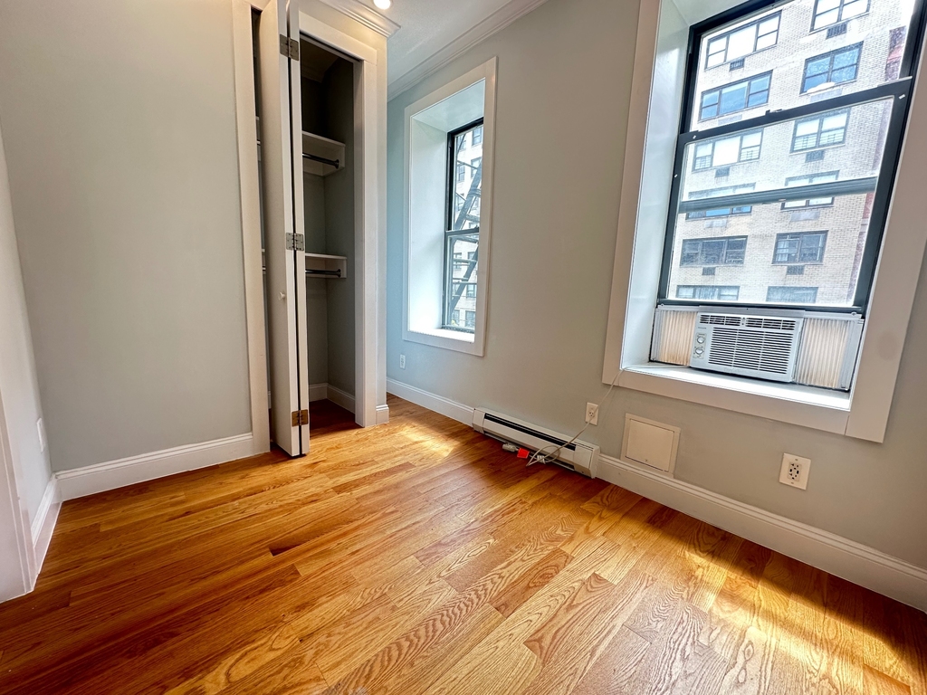 427 East 80th Street - Photo 4